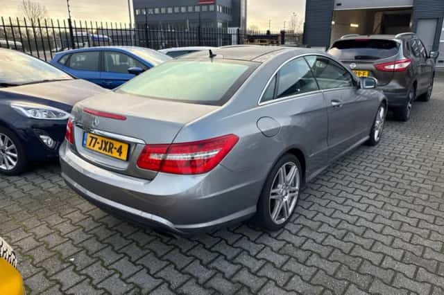Mercedes-Benz E-Klasse (2009) thumbnail 2