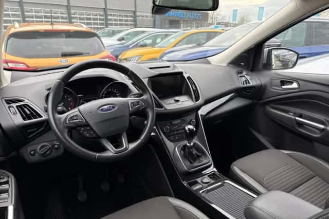 Ford Kuga (2020) thumbnail 3