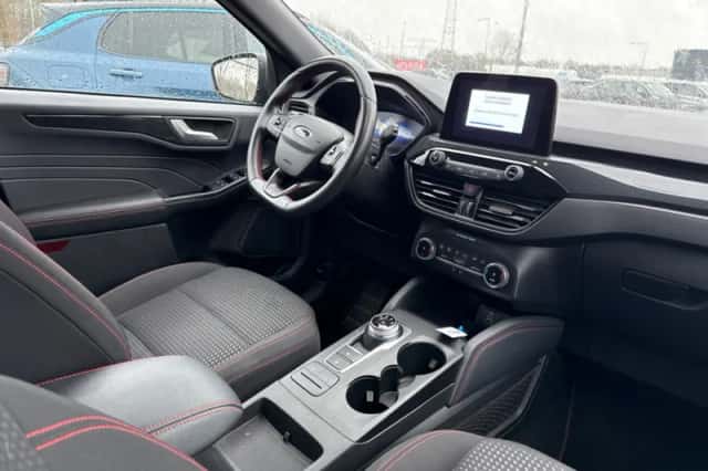 Ford Kuga (2023) thumbnail 3