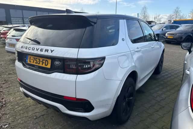 Land Rover Discovery Sport (2021) thumbnail 2