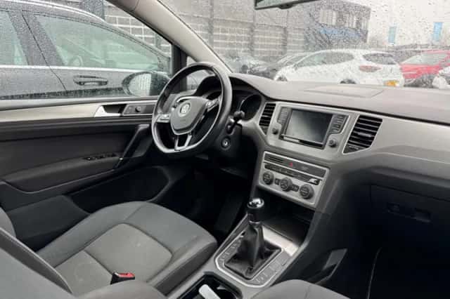 Volkswagen Golf Sportsvan (2016) thumbnail 3