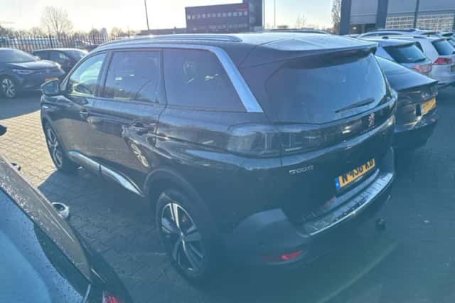 Peugeot 5008 (2021) thumbnail 2