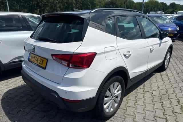 SEAT Arona (2022) thumbnail 2