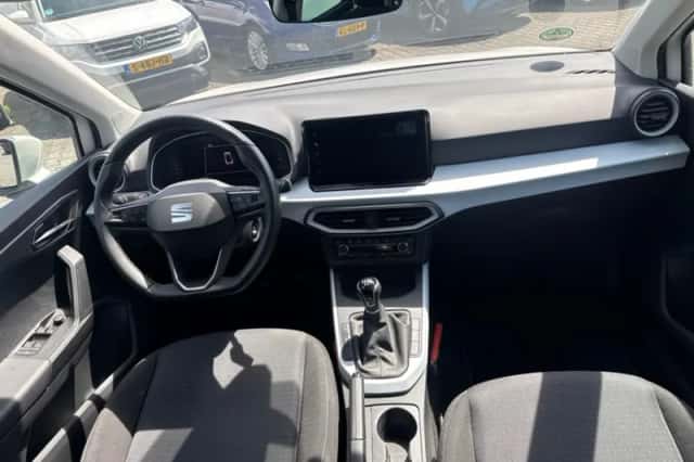 SEAT Arona (2022) thumbnail 3