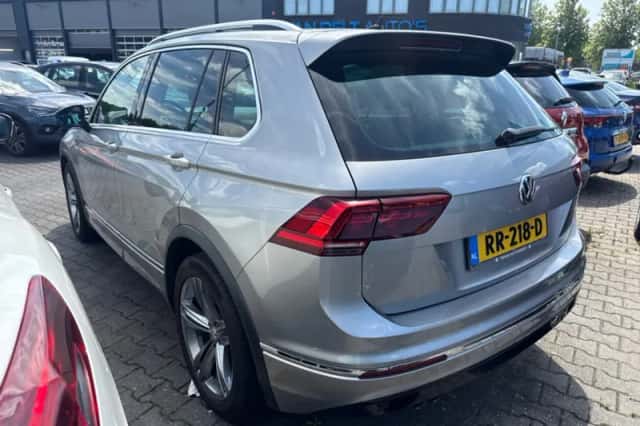 Volkswagen Tiguan (2018) thumbnail 2