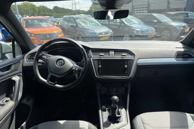 Volkswagen Tiguan (2018) thumbnail 3