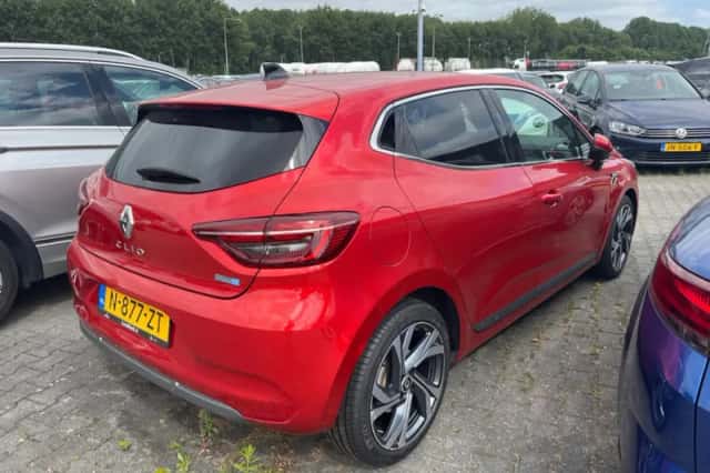 Renault Clio (2022) thumbnail 2