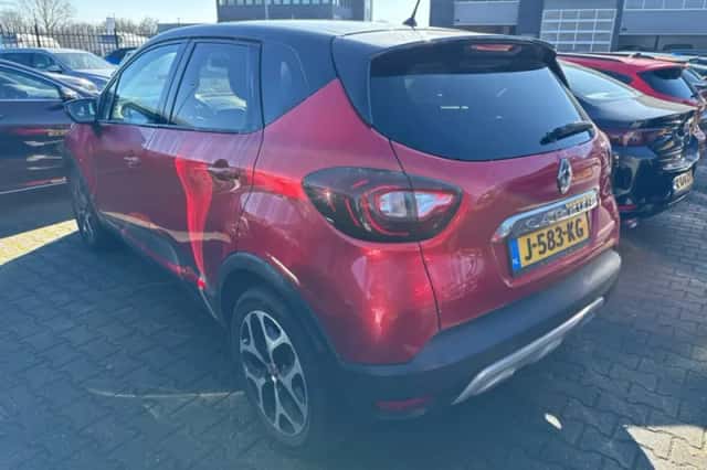 Renault Captur (2019) thumbnail 2