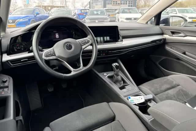 Volkswagen Golf (2020) thumbnail 3