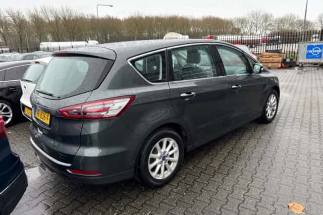 Ford S-Max (2017) thumbnail 2
