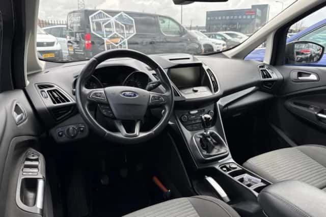 Ford C-Max (2017) thumbnail 3