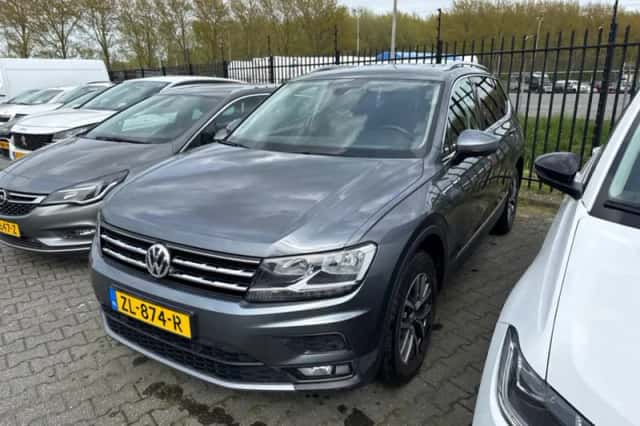 Volkswagen Tiguan (2019) thumbnail 1