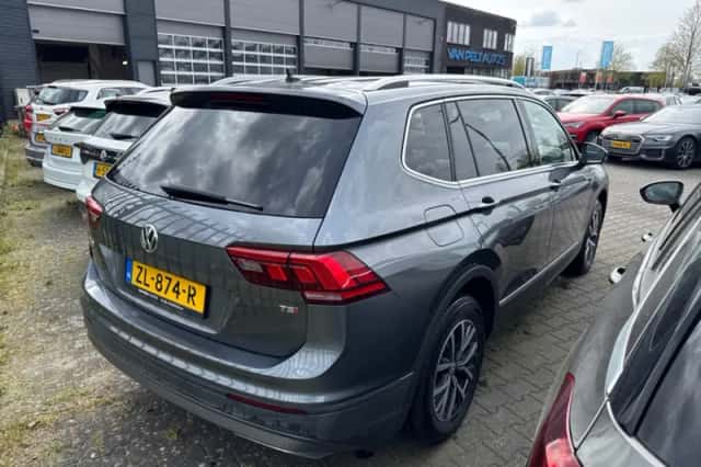 Volkswagen Tiguan (2019) thumbnail 2