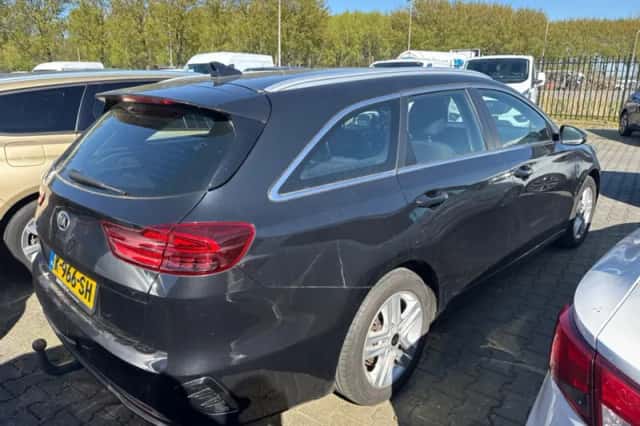 Kia Ceed (2021) thumbnail 2