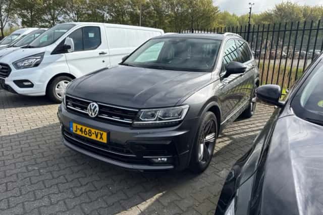 Volkswagen Tiguan (2018) thumbnail 1