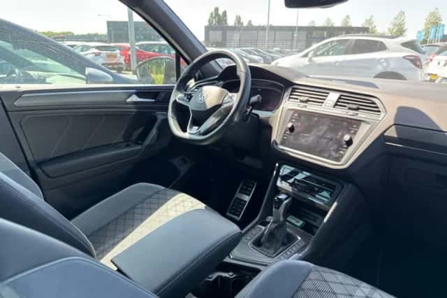 Volkswagen Tiguan (2022) thumbnail 3