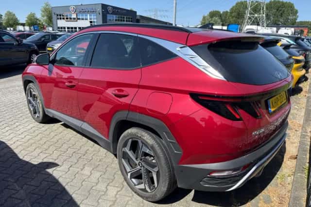 Hyundai Tucson (2022) thumbnail 2