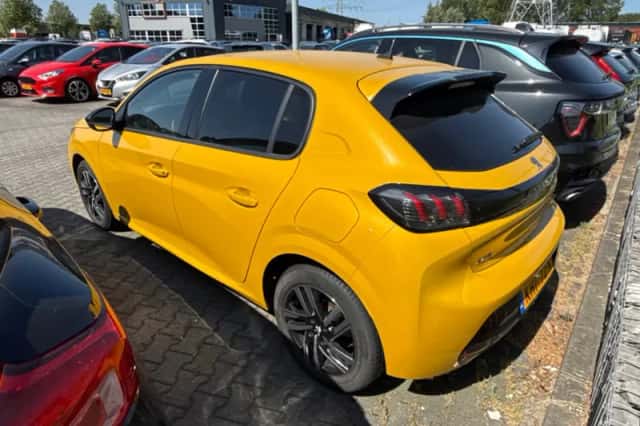 Peugeot 208 (2023) thumbnail 2