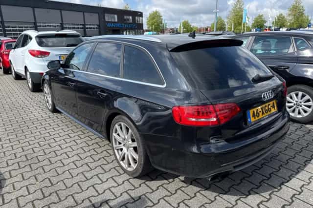 Audi A4 (2012) thumbnail 2