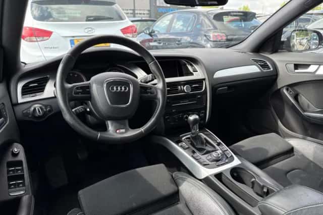 Audi A4 (2012) thumbnail 3