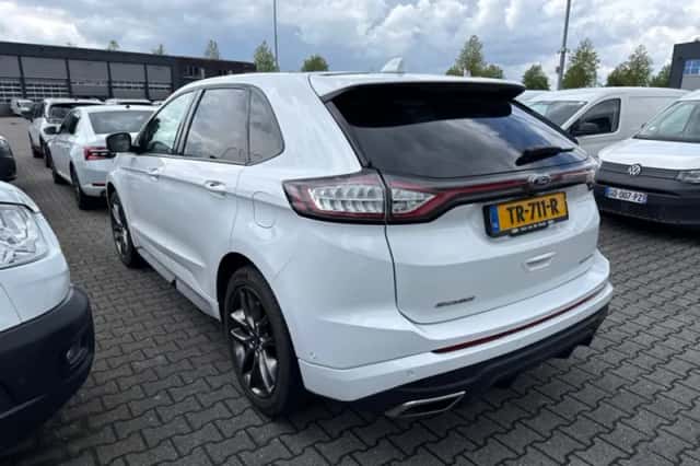 Ford Edge (2018) thumbnail 2