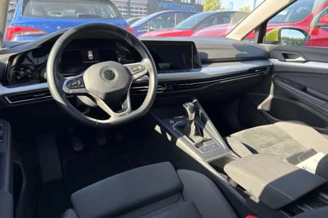 Volkswagen Golf (2021) thumbnail 3