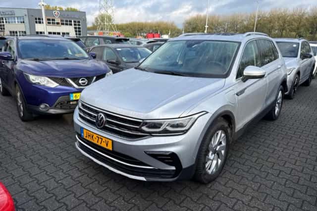 Volkswagen Tiguan (2021) thumbnail 1