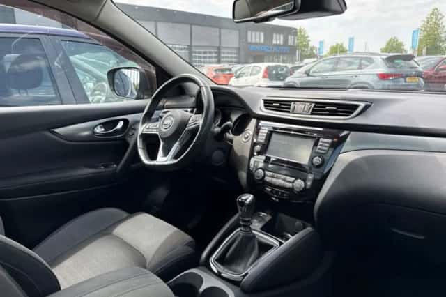 Nissan Qashqai (2017) thumbnail 3