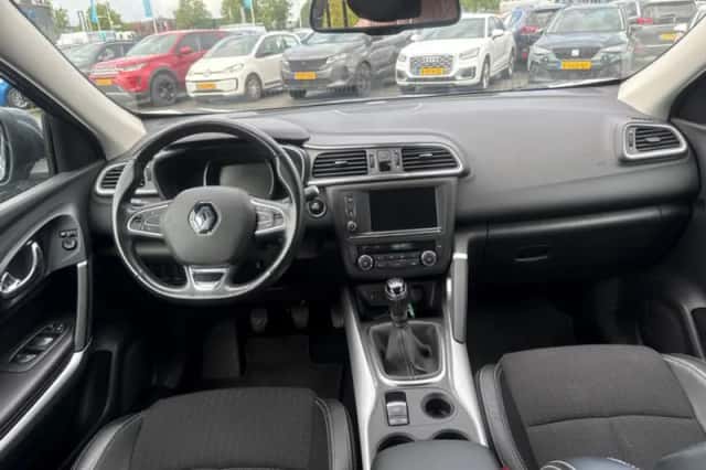 Renault Kadjar (2017) thumbnail 3