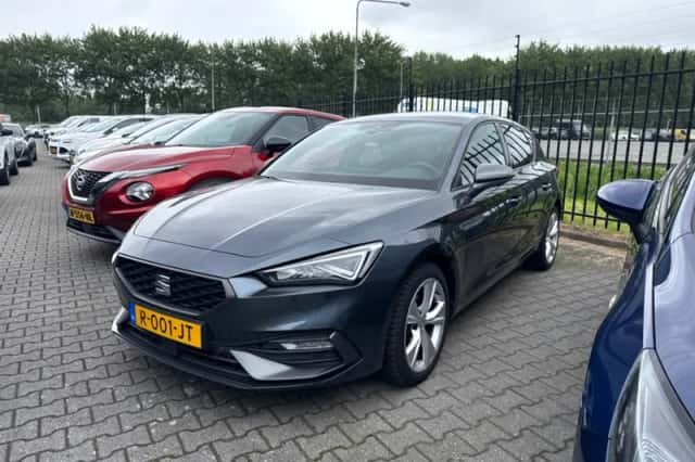 SEAT Leon (2022) thumbnail 1