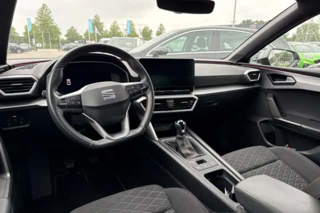 SEAT Leon (2022) thumbnail 3