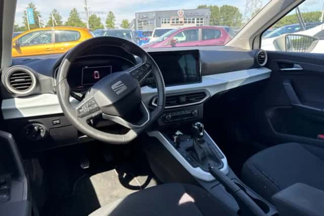 SEAT Arona (2022) thumbnail 3