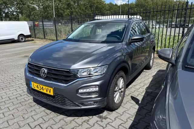 Volkswagen T-Roc (2021) thumbnail 1