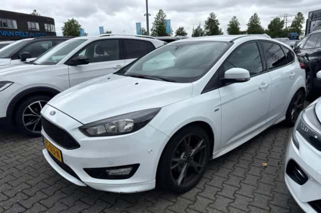 Ford Focus (2018) thumbnail 1