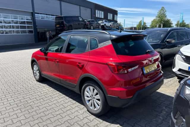 SEAT Arona (2021) thumbnail 2