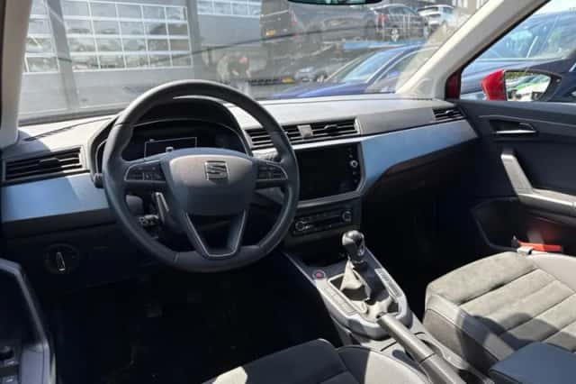 SEAT Arona (2021) thumbnail 3