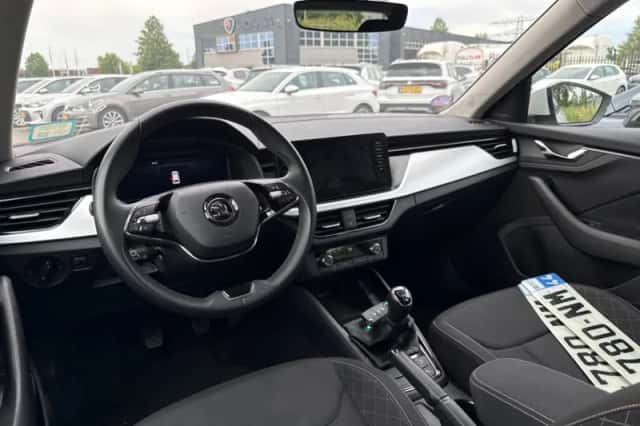 Škoda Kamiq (2023) thumbnail 3