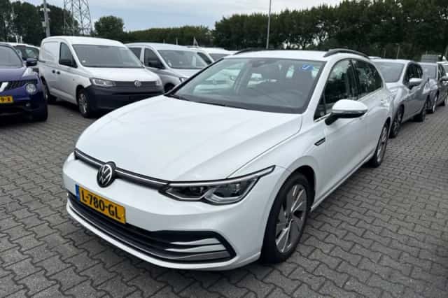Volkswagen Golf (2021) thumbnail 1