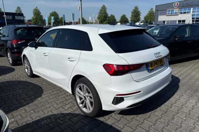Audi A3 (2022) thumbnail 2
