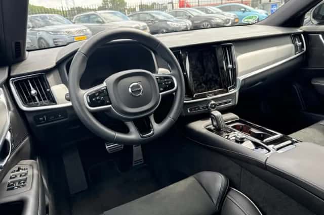 Volvo V90 (2021) thumbnail 3