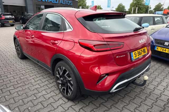 Kia XCeed (2023) thumbnail 2