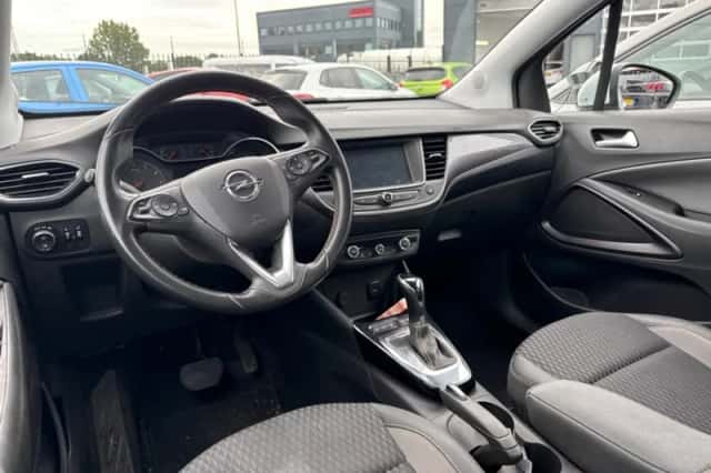 Opel Crossland X (2018) thumbnail 3