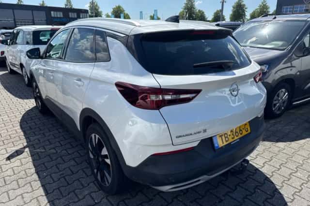 Opel Grandland X (2018) thumbnail 2