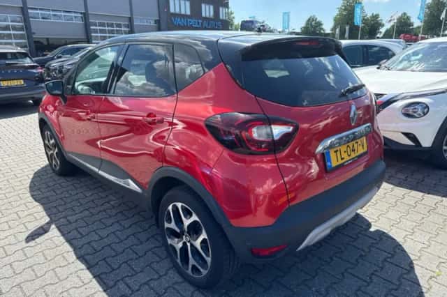 Renault Captur (2018) thumbnail 2
