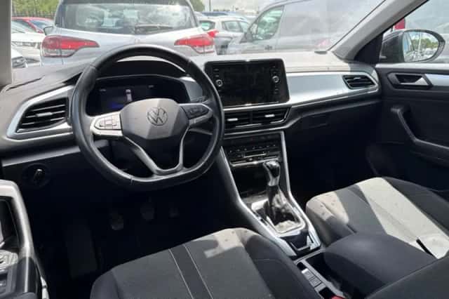 Volkswagen T-Roc (2022) thumbnail 3