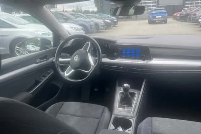 Volkswagen Golf (2021) thumbnail 3