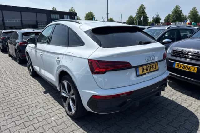 Audi Q5 (2021) thumbnail 2