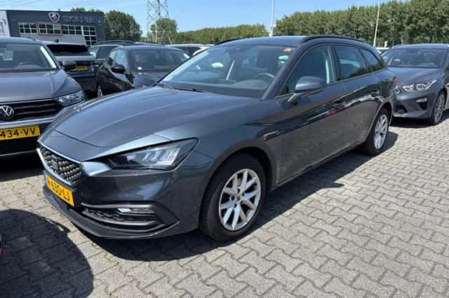 SEAT Leon (2022) thumbnail 1