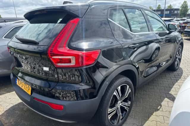 Volvo XC40 (2021) thumbnail 2
