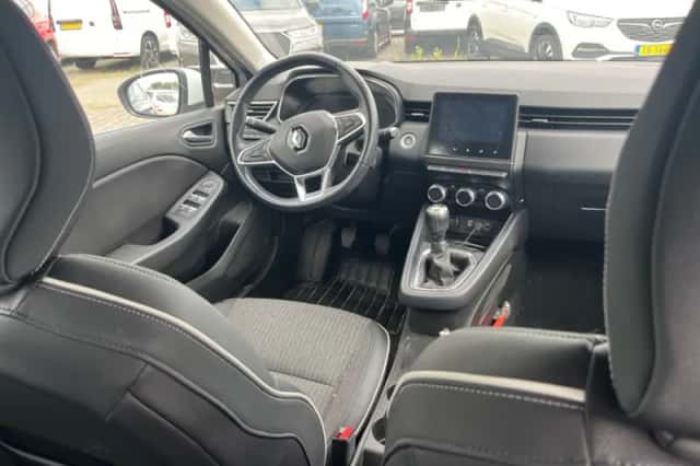 Renault Clio (2019) thumbnail 3